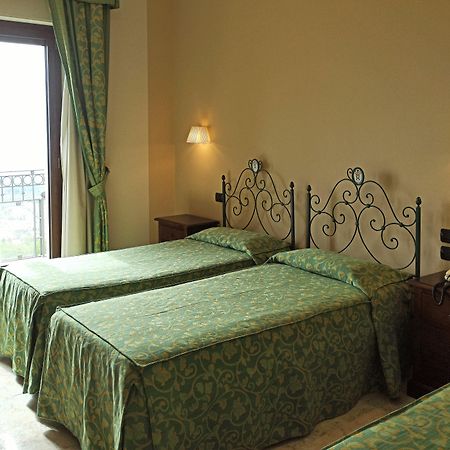 זפראנה אטניאה Hotel Primavera Dell'Etna מראה חיצוני תמונה