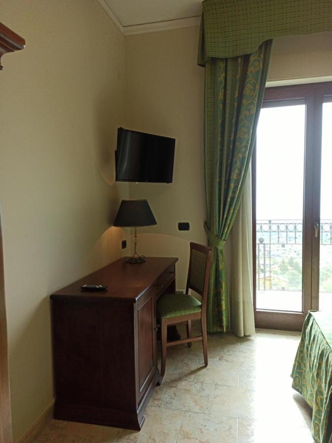 זפראנה אטניאה Hotel Primavera Dell'Etna מראה חיצוני תמונה